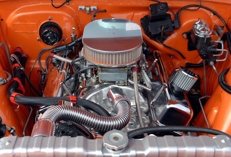 garagiste-LE ROURET-min_car-engine-1738309